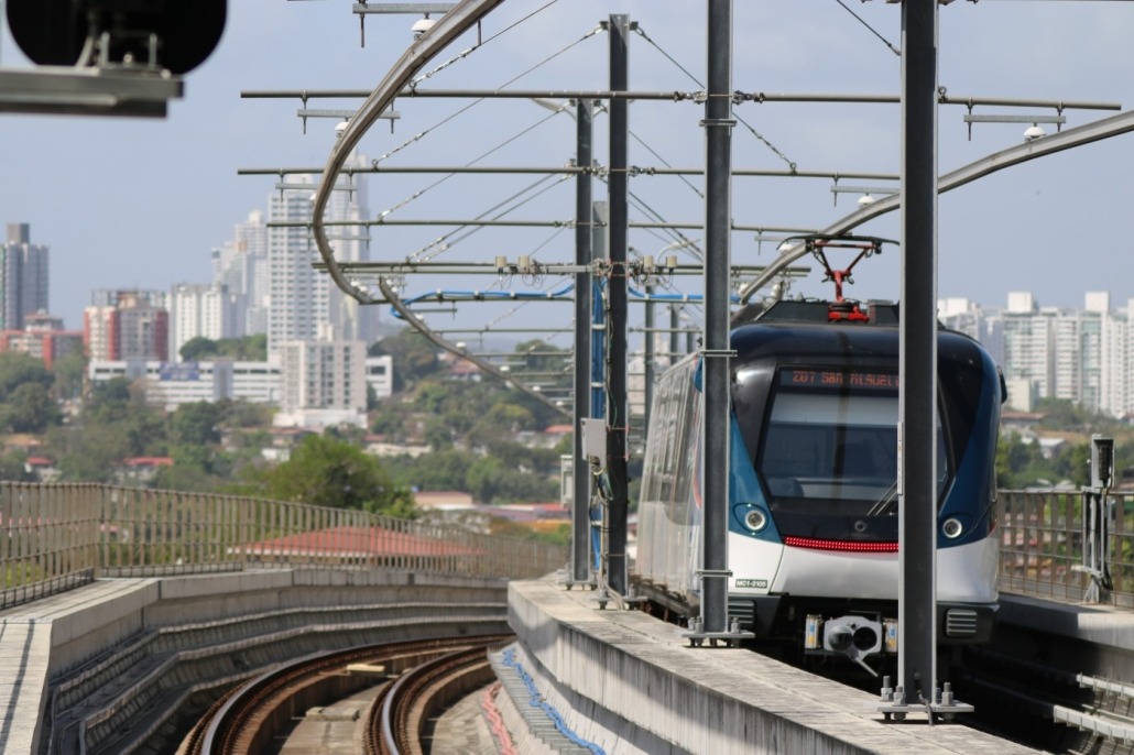 El Metro extiende su horario por el desfile de Navidad 2022 - El Digital  Panamá