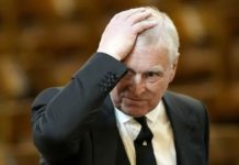 Carlos III apoyará la decisión de excluir a su hermano de la sucesión